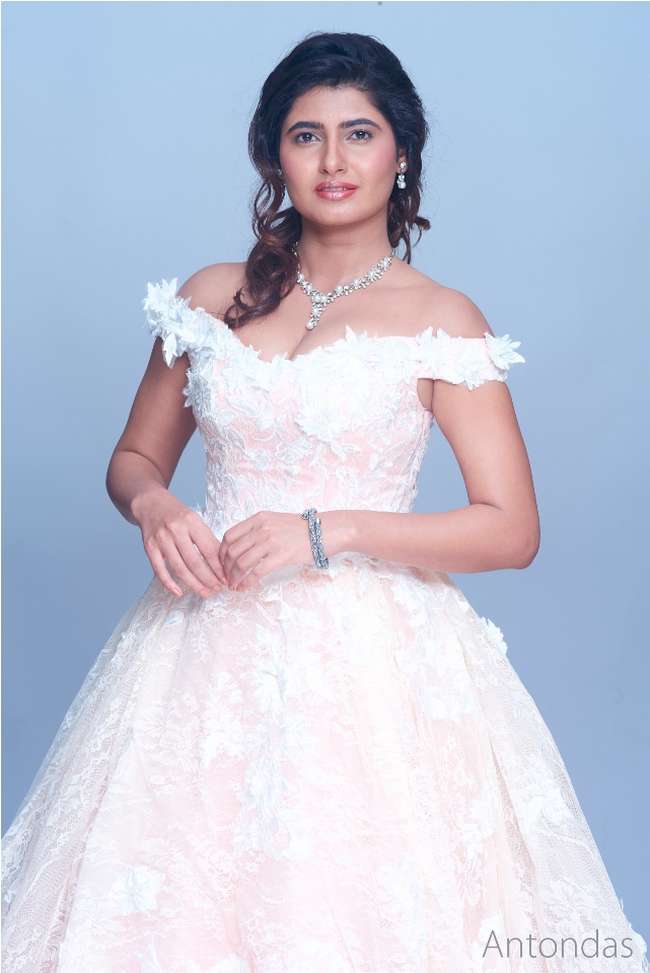 Actress Ashima Narwal Stills